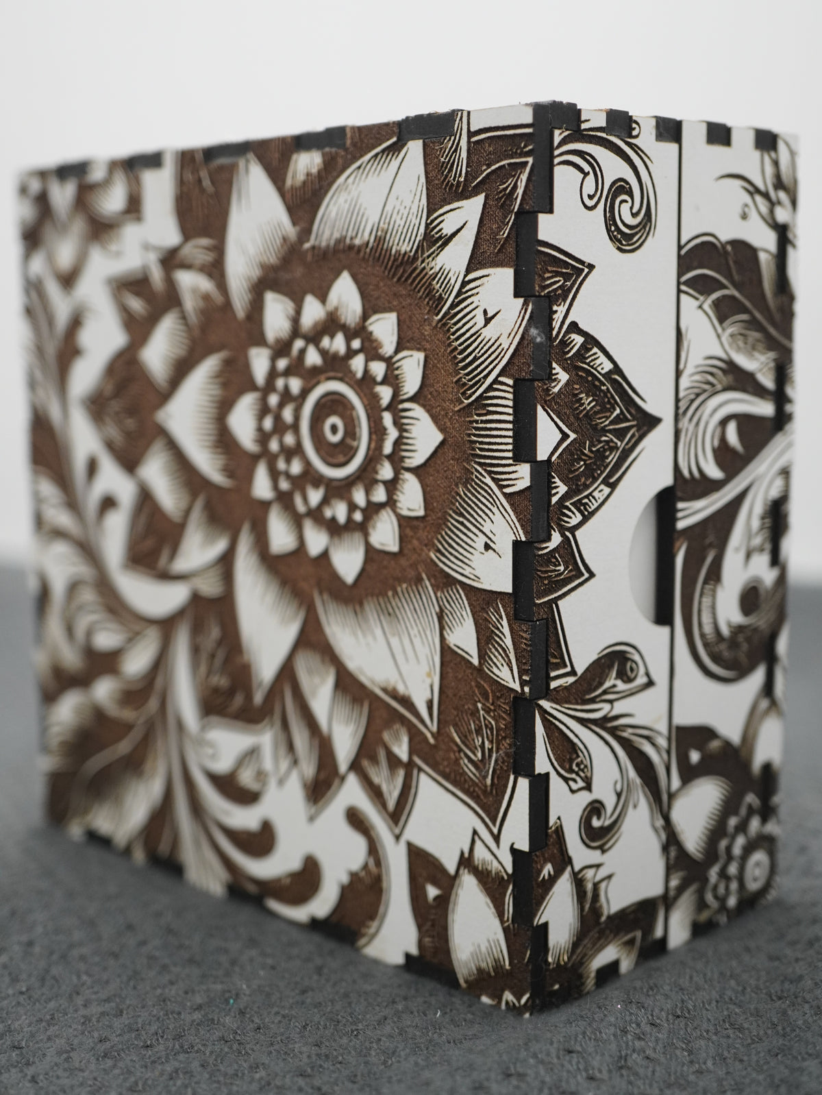 ♠️ Queen & King of Spades Flower Box ♠️